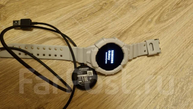 Samsung Galaxy Watch4. GPS, NFC, IP67, IP68 ����