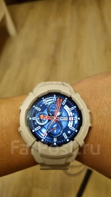Samsung Galaxy Watch4. GPS, NFC, IP67, IP68 ����