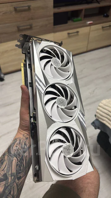 GeForce RTX 4070 Ti ����