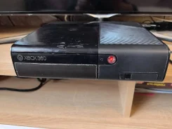 Microsoft Xbox 360 E ����