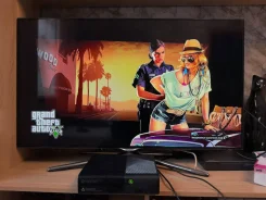 Microsoft Xbox 360 E ����