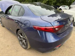 Alfa Romeo Giulia ����