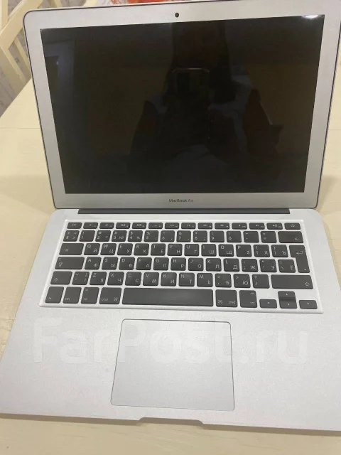 Apple MacBook Air 13 2016 Early. 11.6", 1,4����, ��� 4 ��, ���� 250���, WiFi: 1, Bluetooth: 1, ����������� �� 12��. ����