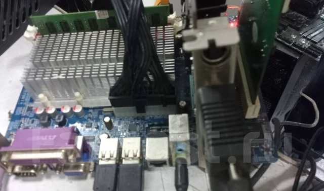 ����������� ����� Maxsun MS-D435E Mini-ITX ����