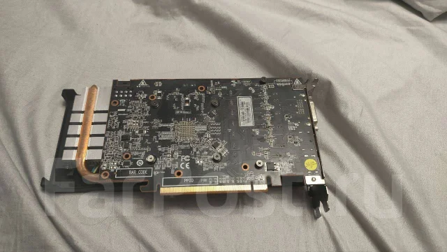 Radeon RX 5500 XT ����
