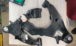�������� (2��) ������ ������� UZJ100 / HDJ101 555 Japan SA-3812L ����