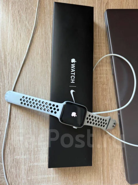 Apple Watch SE Nike ����