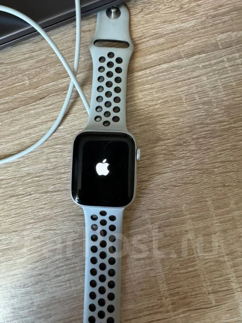 Apple Watch SE Nike ����