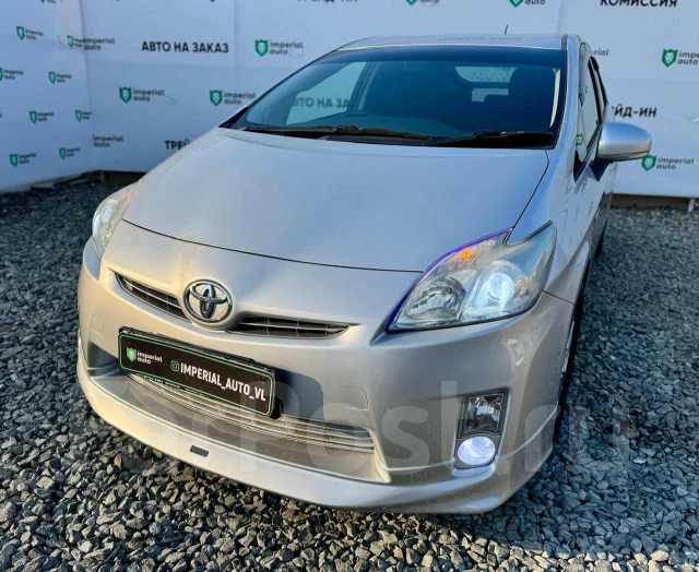 Toyota Prius. ��������, ��������, 1.8 (99��.�.), ������, 181 000����. �� ����