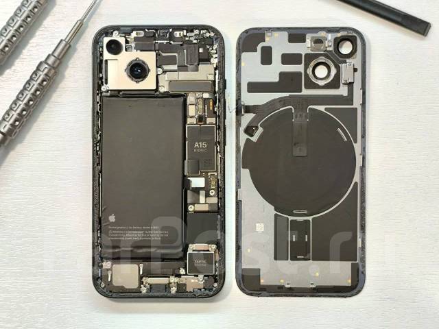   iPhone. 