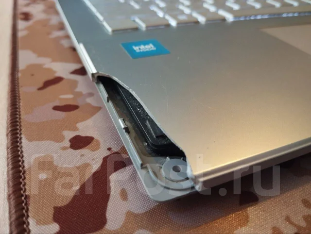 Asus VivoBook. 15.6", 3,7����, ��� 8 ��, ���� 256���, WiFi: 1, Bluetooth: 1, ����������� �� 5��. ����