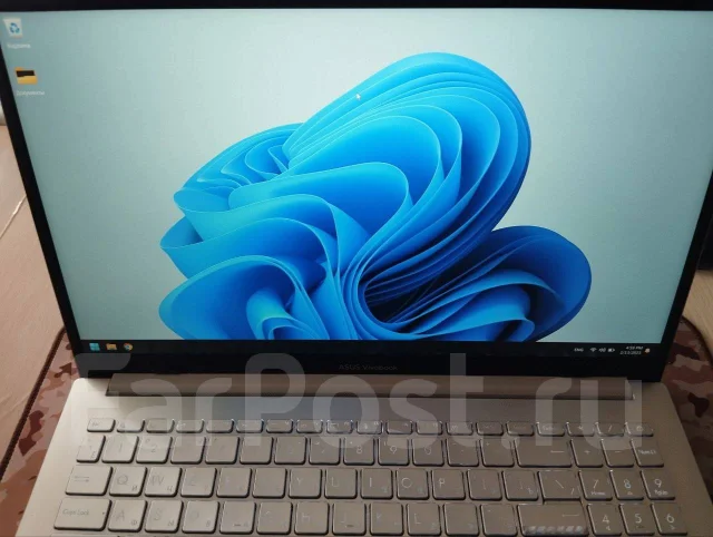 Asus VivoBook. 15.6", 3,7����, ��� 8 ��, ���� 256���, WiFi: 1, Bluetooth: 1, ����������� �� 5��. ����