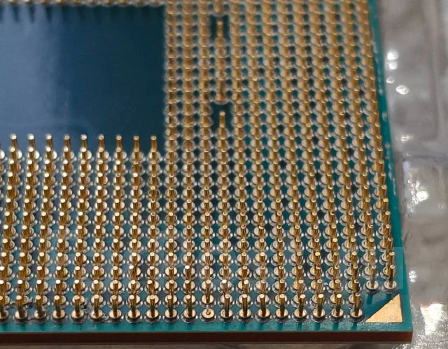AMD Ryzen 5 Pro 2400G ����