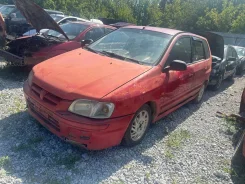Mitsubishi Space Star ����