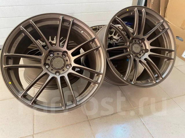 Wheelegend. 9.5x18", 5x114.3, ET35, �� 73,1���. ����