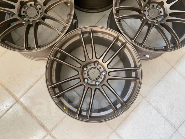 Wheelegend. 9.5x18", 5x114.3, ET35, �� 73,1���. ����