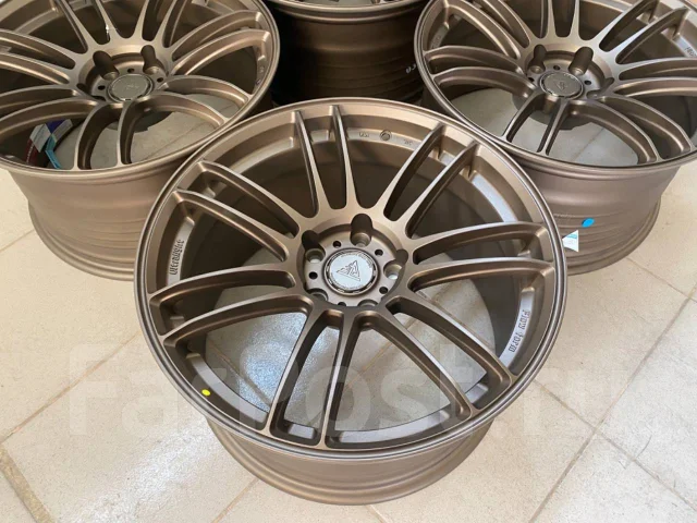 Wheelegend. 9.5x18", 5x114.3, ET35, �� 73,1���. ����