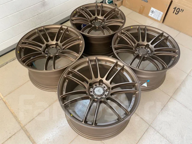 Wheelegend. 9.5x18", 5x114.3, ET35, �� 73,1���. ����