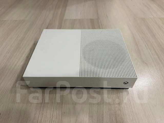 Microsoft Xbox One S ����