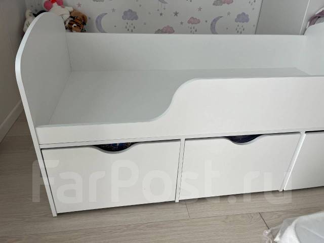 Продам детскую кровать 160 на 80 с матрацем и наматрасником ...