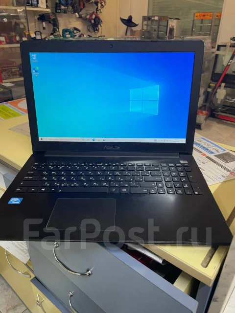 Asus X502C. 17.3", 2,2����, ��� 4 ��, ���� 320���, WiFi: 1, Bluetooth: 1, ����������� �� 12��. ����