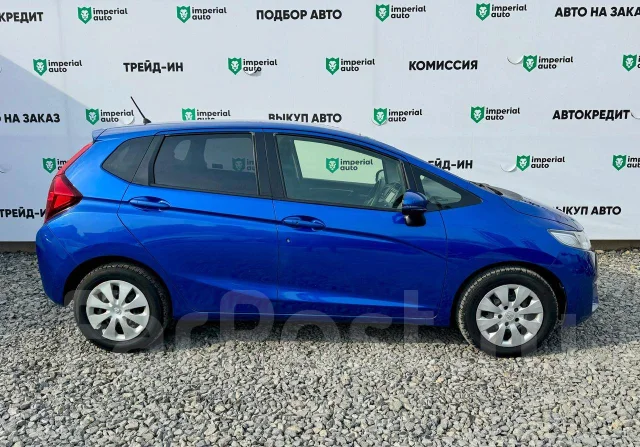 Honda Fit. �������, ��������, 1.3 (100��.�.), ������, 111 000����. �� ����