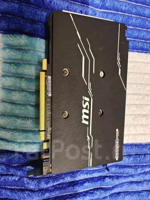 Radeon RX 5500 XT ����