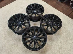 Wald Jarret. 10.5x22", 6x139.7, ET-5 ����