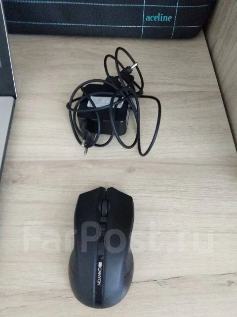 Lenovo IdeaPad 330. 15.6", 1,8����, ��� 4 ��, ���� 240���, WiFi: 1, Bluetooth: 1, ����������� �� 6��. ����