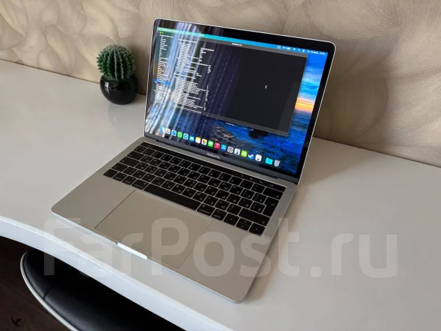 Apple MacBook Pro 13. 13.3", 1,4����, ��� 8 ��, ���� 128���, WiFi: 1, Bluetooth: 1 ����