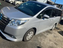 Toyota Noah. ZRR80 ����