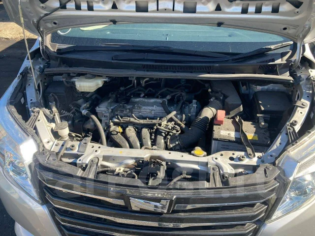 Toyota Noah. ZRR80 ����