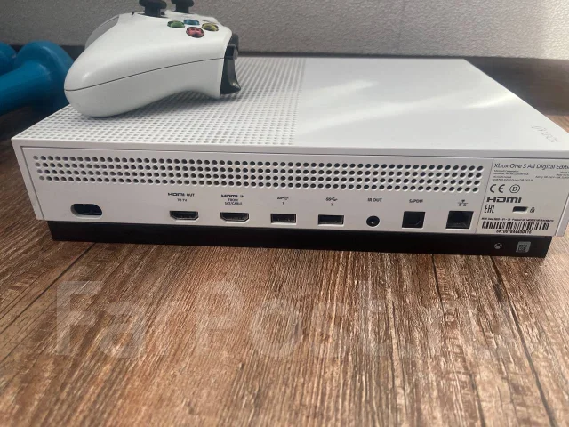 Microsoft Xbox One S ����