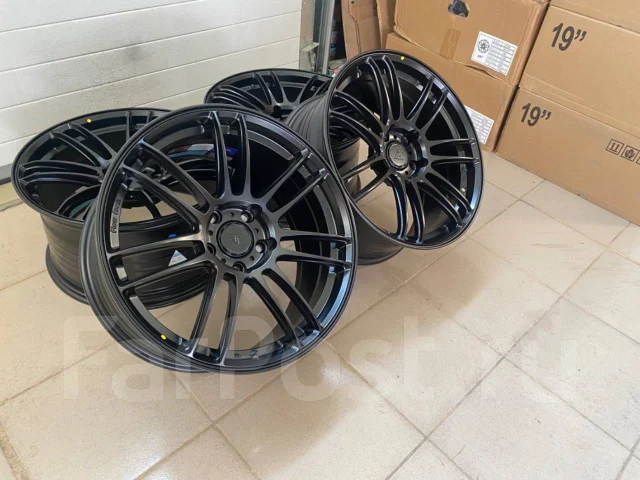 Wheelegend. 8.5x18", 5x114.3, ET38, �� 73,1���. ����