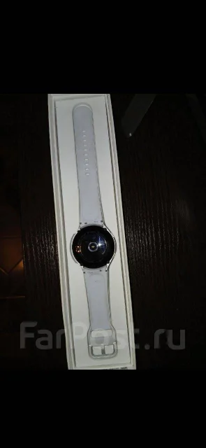 Samsung Galaxy Watch4 ����