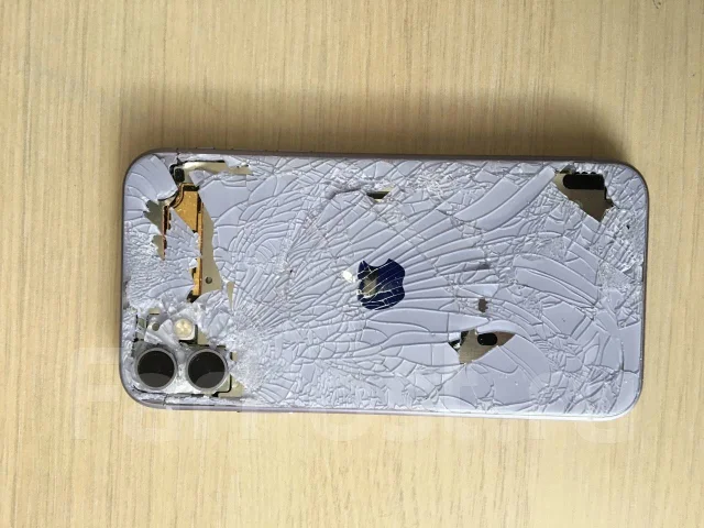 Apple iPhone 11. �/�, 64 ��, 4G LTE ����