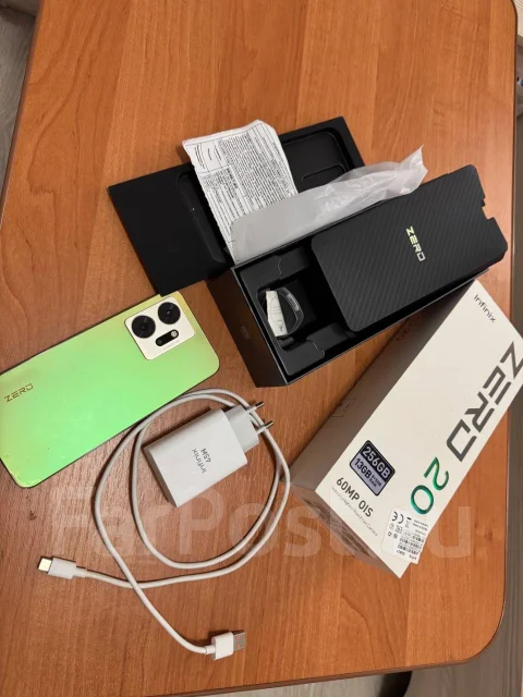 Infinix Zero 20. �/�, 256 ��, ������, 3G, 4G LTE, Dual-SIM, NFC ����