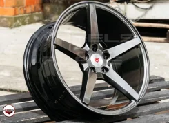 Vossen. 8.0x17", 5x100, ET35, �� 73,1���. ����