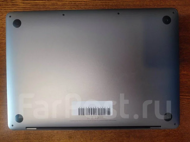Apple MacBook Pro 13 2020. 13.3", 1,4����, ��� 8 ��, ���� 250���, WiFi: 1, Bluetooth: 1, ����������� �� 5��. ����