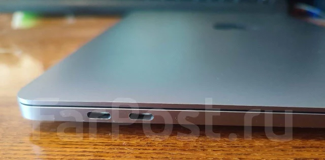 Apple MacBook Pro 13 2020. 13.3", 1,4����, ��� 8 ��, ���� 250���, WiFi: 1, Bluetooth: 1, ����������� �� 5��. ����
