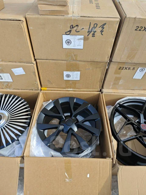 Tesla. 9.5/9.0x20", 5x120, ET38/35, �� 64,1���. ����
