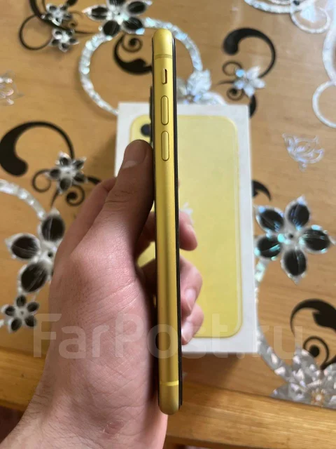 Apple iPhone 11. �/�, 64 ��, ������, 4G LTE ����