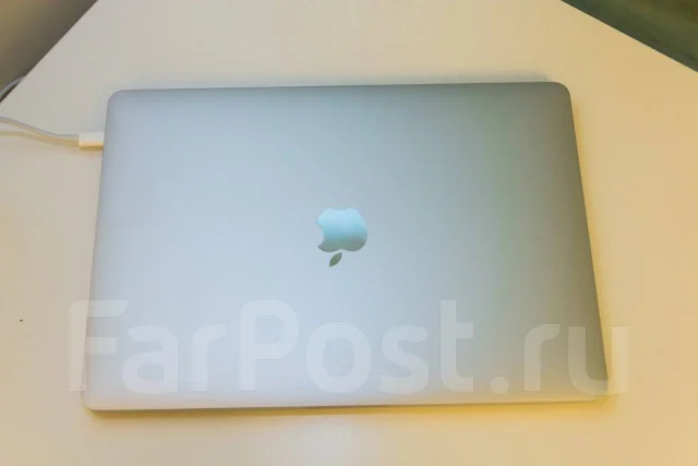 Apple MacBook Pro 13 2020. 13", 1,4����, ��� 8 ��, ���� 256���, WiFi: 1, Bluetooth: 1, ����������� �� 10��. ����