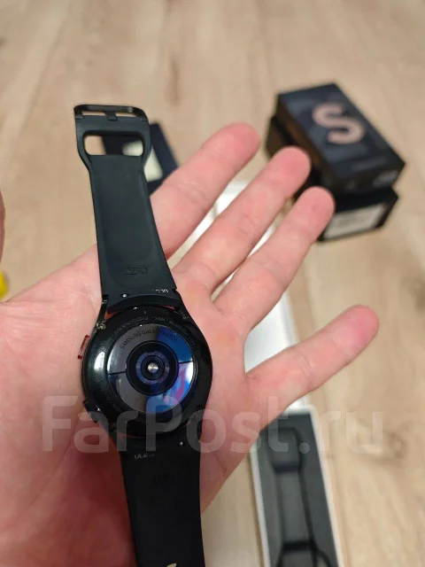 Samsung Galaxy Watch4 ����