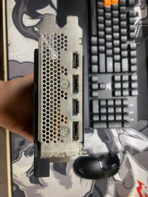 Intel Arc A750 ����