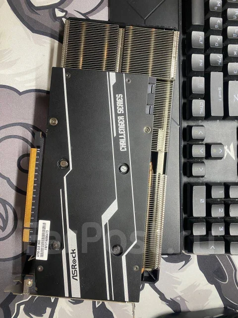 Intel Arc A750 ����