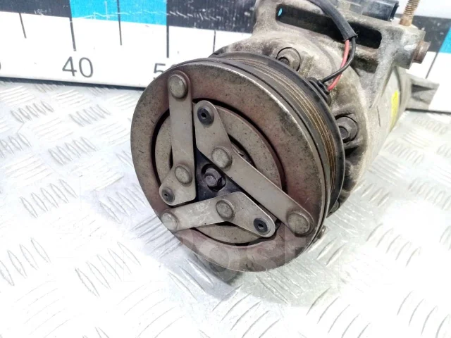 ���������� ������������ [�/�] FORD 1827895 1827895 ����