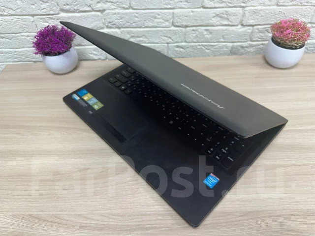 Lenovo. 15.6", 3����, ��� 8 ��, ���� 128���, WiFi: 1, Bluetooth: 1, ����������� �� 2��. ����