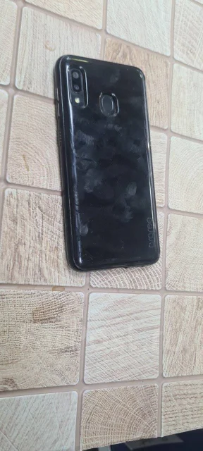 Samsung Galaxy A20. �/�, 32 ��, ������, 4G LTE, Dual-SIM, NFC ����
