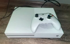 Microsoft Xbox One S. ��� ����� �� ����� ����
